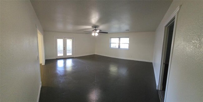 Building Photo - 807 S Jones Ln