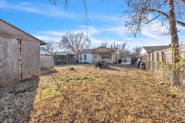 Building Photo - 4504 Drexel Ave