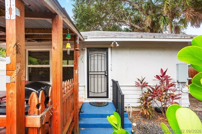 Building Photo - 314 S Palmway