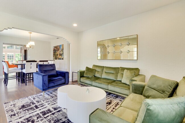 Building Photo - 15 S Lawsona Blvd