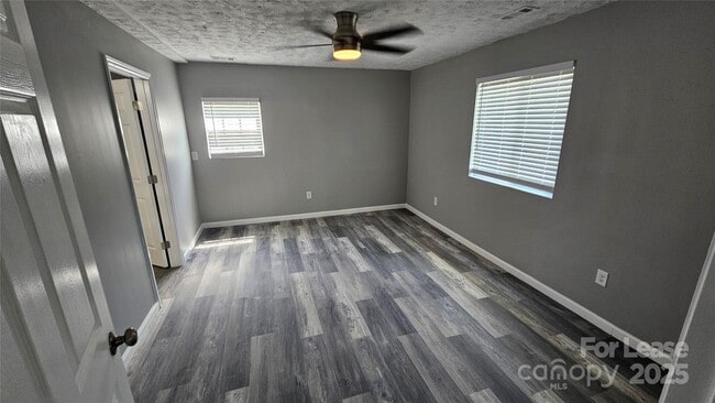 Building Photo - 355 Round Knob Church Rd