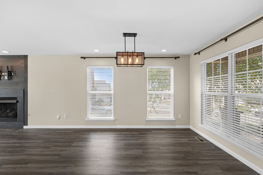 Building Photo - 1304 Mason Grove Dr