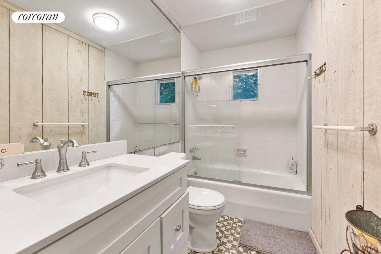 Building Photo - 73 Copeces Ln