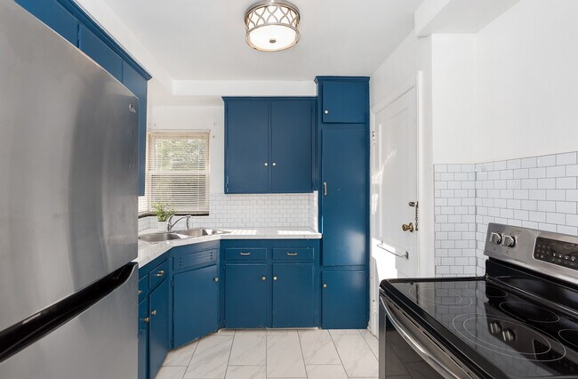 Building Photo - 9238 Artesian St
