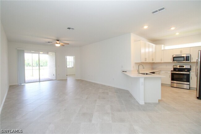 Building Photo - 2156 Dragonfruit Wy