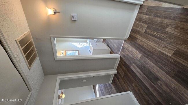 Building Photo - 512 Woodward Ave