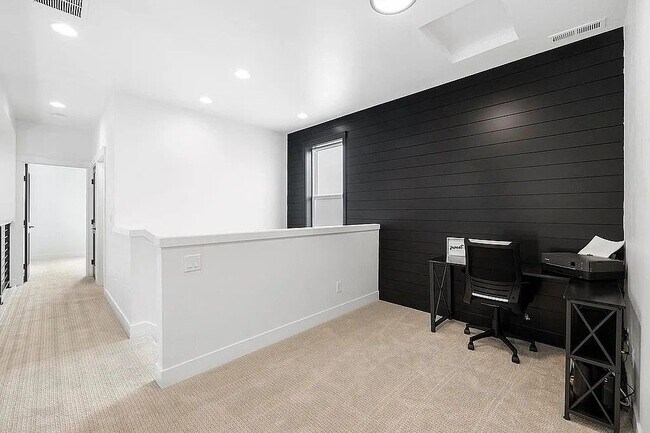Building Photo - 3386 Blaze Lp