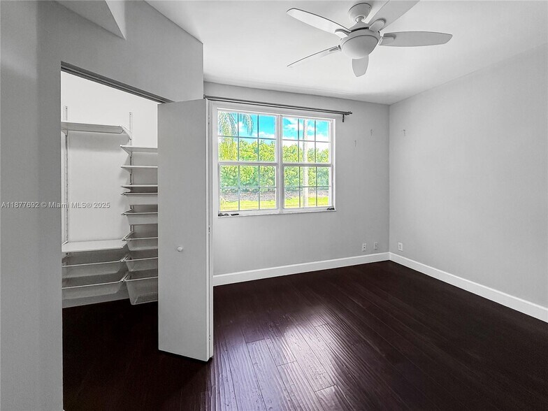 Building Photo - 1606 Veracruz Ln