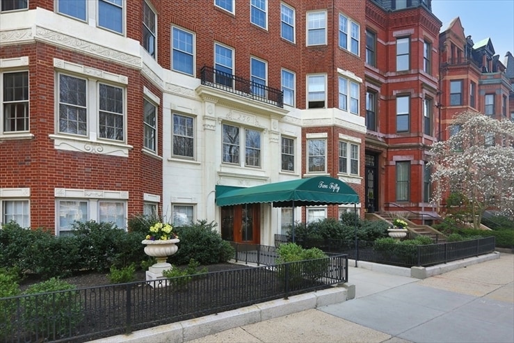 Street View - 250 Commonwealth Ave
