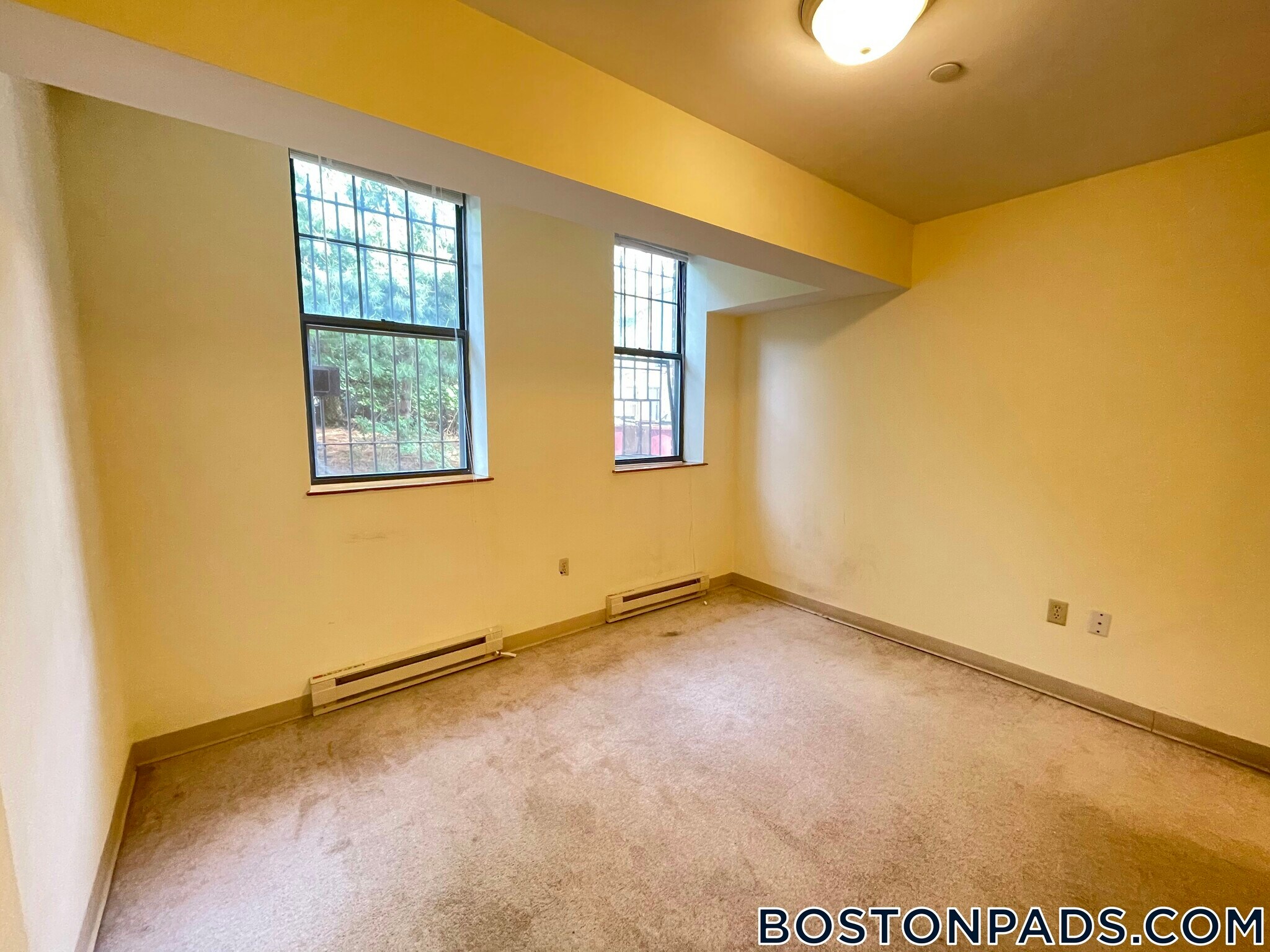 Building Photo - 109 Queensberry St