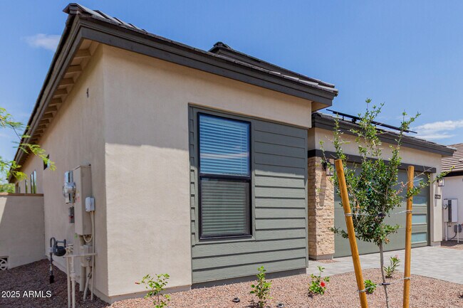 Building Photo - 20320 W Roma Ave