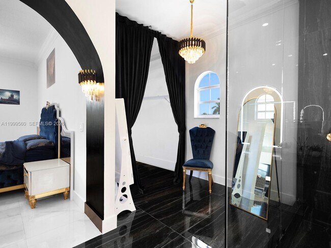 Building Photo - 4860 SW 161st Ln