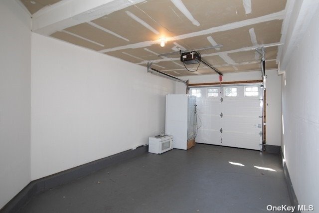 Building Photo - 274 Village Green Dr