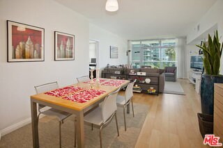 Building Photo - 13700 Marina Pointe Dr