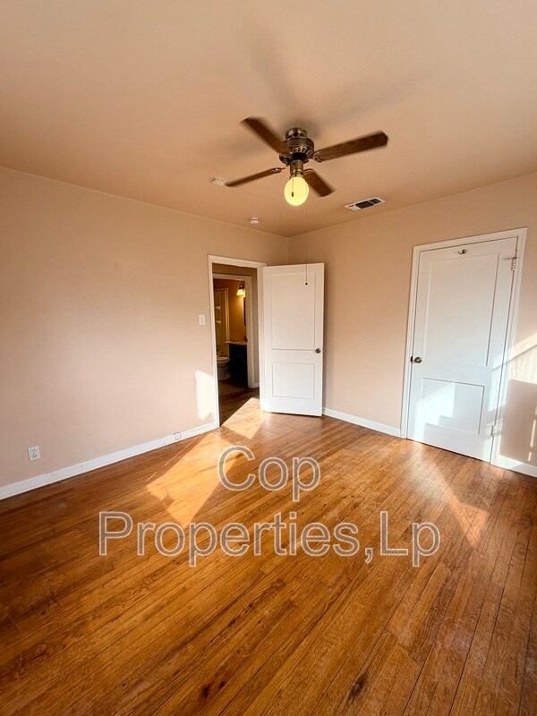 Building Photo - 118 Field Crest Dr