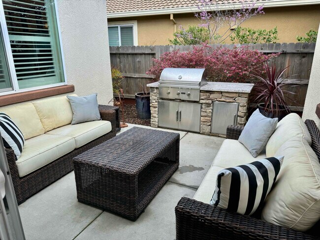 Building Photo - 4391 Danube River Ln