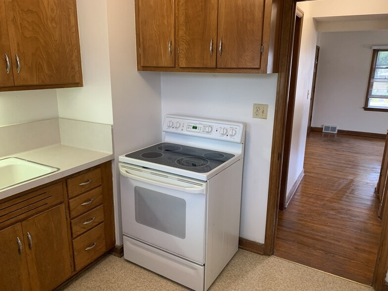 Kitchen - 8329 W North Ave