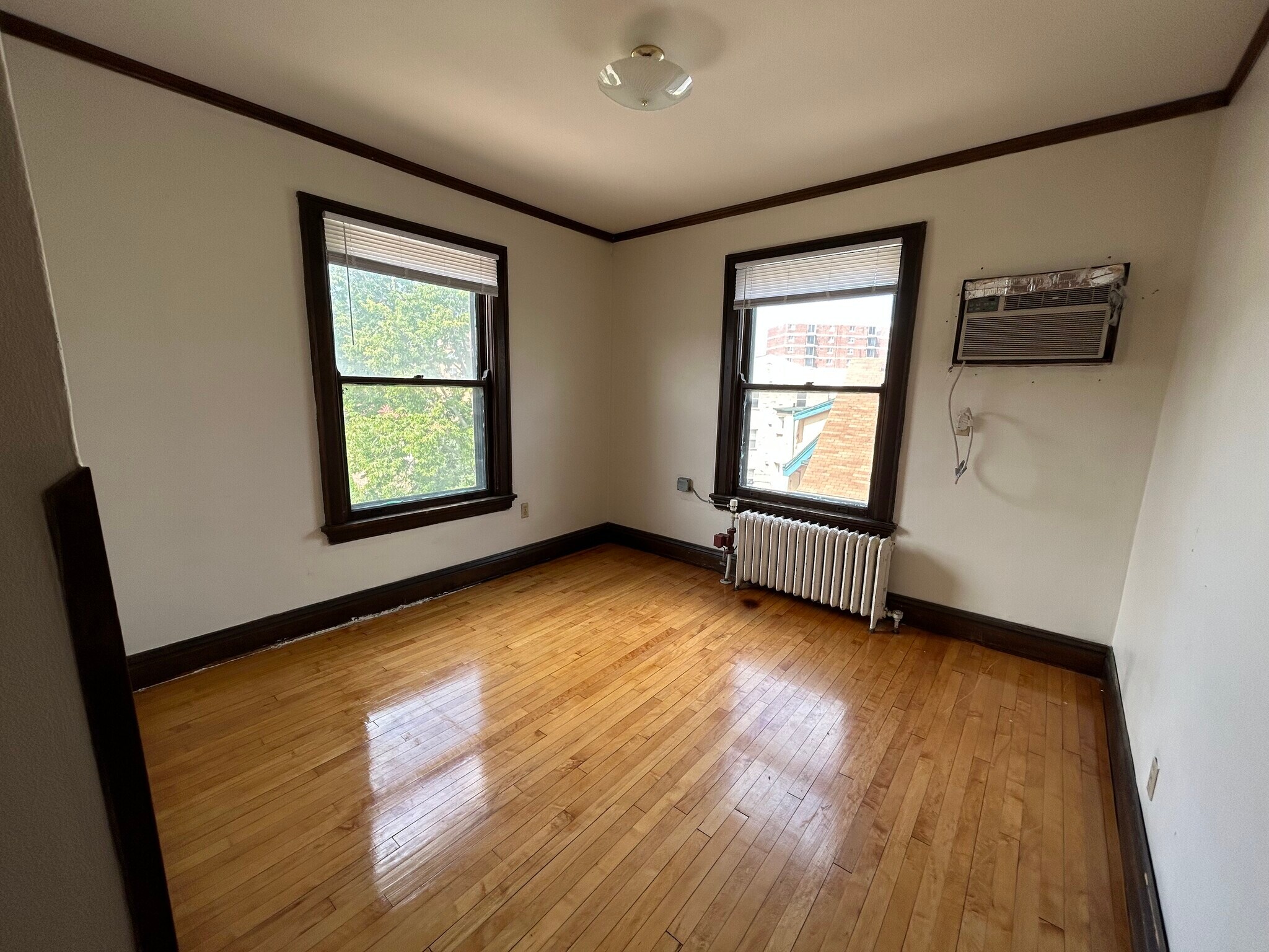 Building Photo - 612 Howard Plz