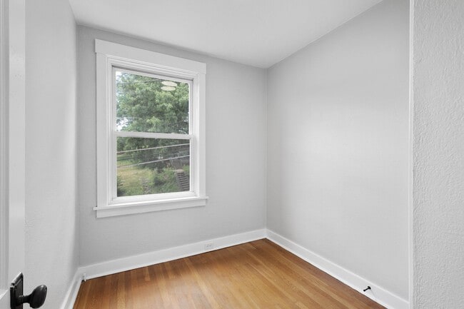 Building Photo - Stunning 3 bedroom home in Pittsburgh avai...