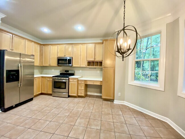Building Photo - 4-Bedroom Home with Loft and Office for Re...