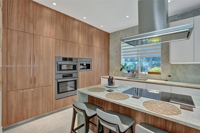 Building Photo - 20824 NE 37th Ave