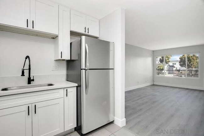 Building Photo - 1642 C Ave