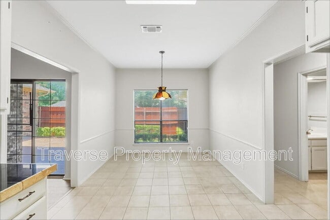 Building Photo - 5407 Ledgestone Dr