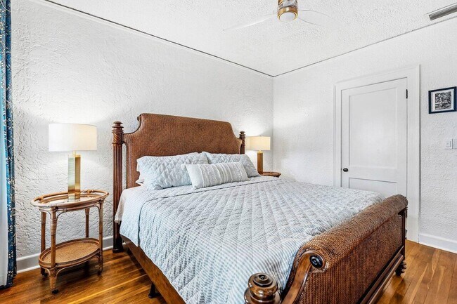 Building Photo - 217 Coconut Ave