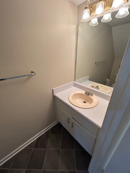 Building Photo - 2353 Murell Rd