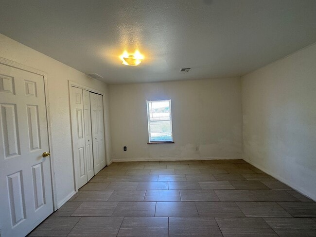 Building Photo - 2 bedroom 1 bathroom house for rent in Blanco