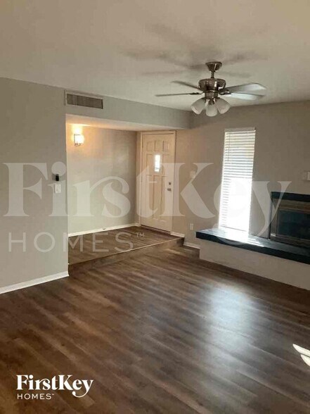 Building Photo - 3842 W Cheryl Dr