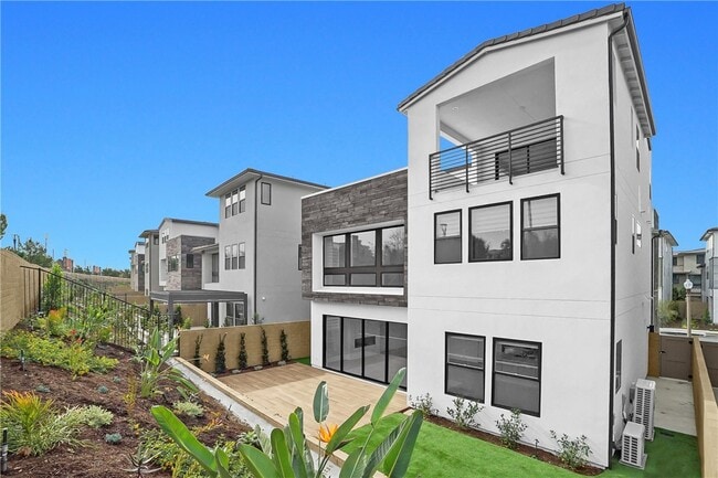 Building Photo - 168 Creation