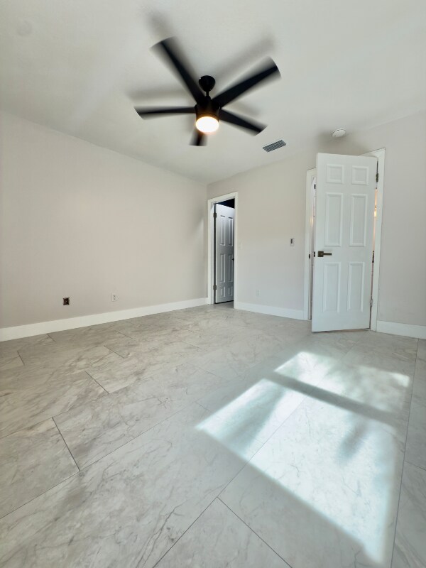 Building Photo - 409 Evergreen Dr