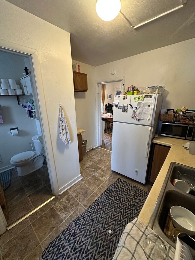 Building Photo - 924 Drake St