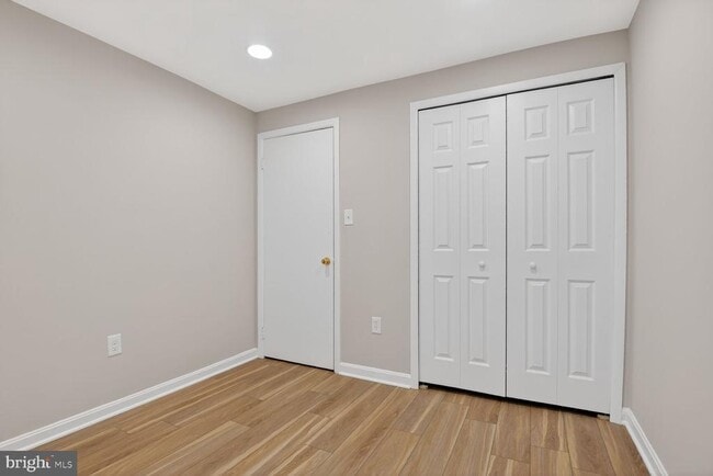 Building Photo - 2874 Sutton Oaks Ln