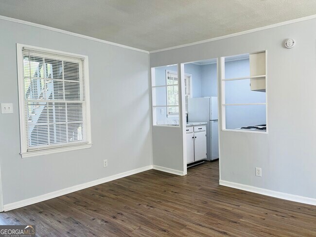 Building Photo - 601 W Haralson St