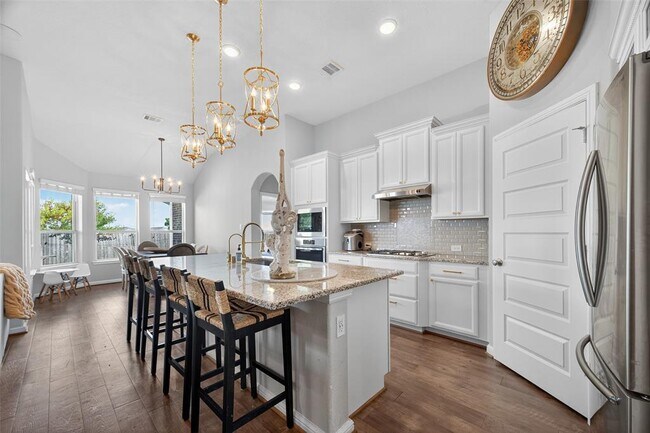 Building Photo - 4821 La Piedra Ln