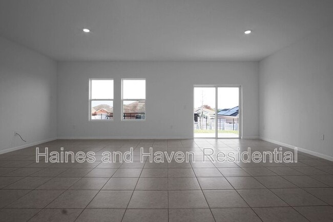 Building Photo - 456 Hennepin Lp