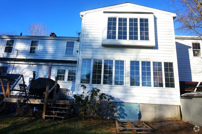 Building Photo - 33 King Philip Rd