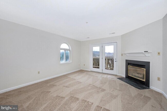 Building Photo - 10247 Redtail Ct