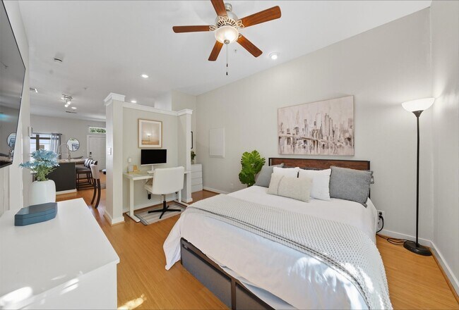 Building Photo - 806 Jackson Hill St