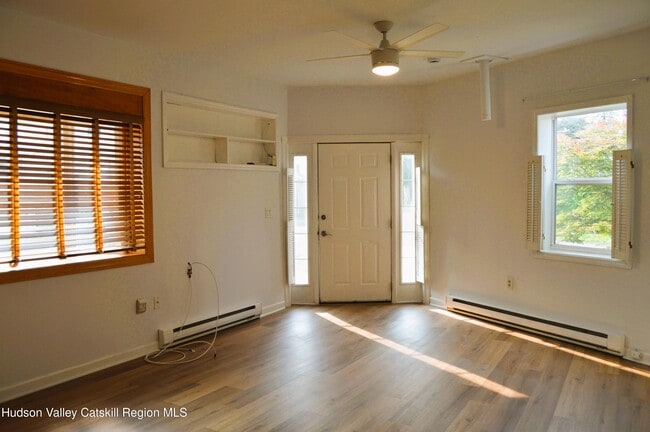 Building Photo - 202 Foxhall Ave