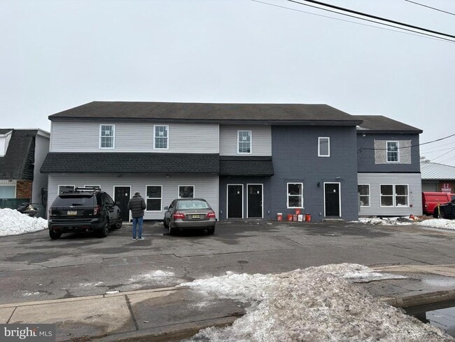 Building Photo - 7404 Bristol Pike