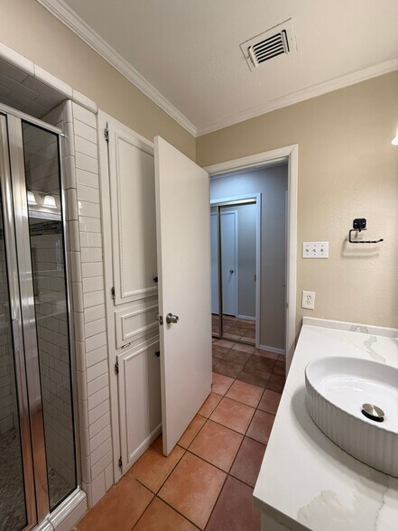 Building Photo - 5706 Gomer Pyle Dr