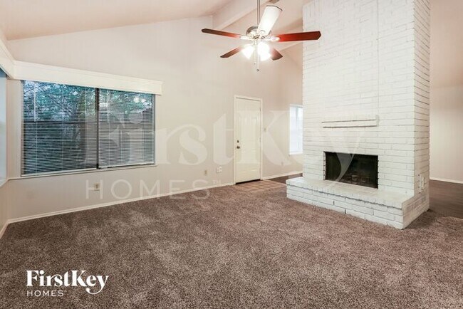 Building Photo - 3048 Walnut Springs Dr