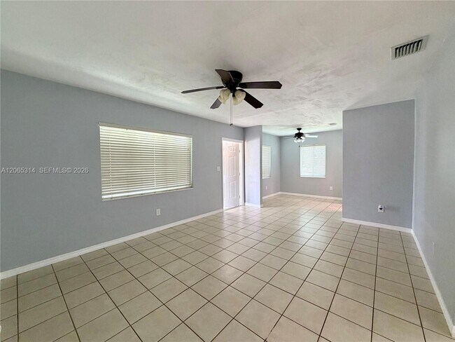 Building Photo - 5101 SW 127th Pl