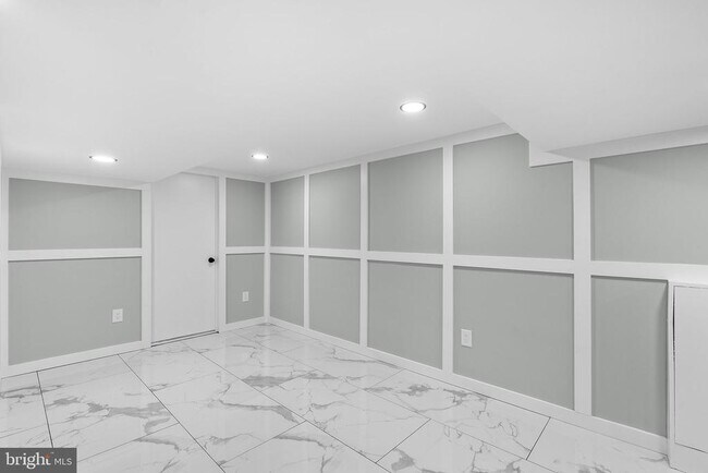 Building Photo - 3887 Shadywood Dr