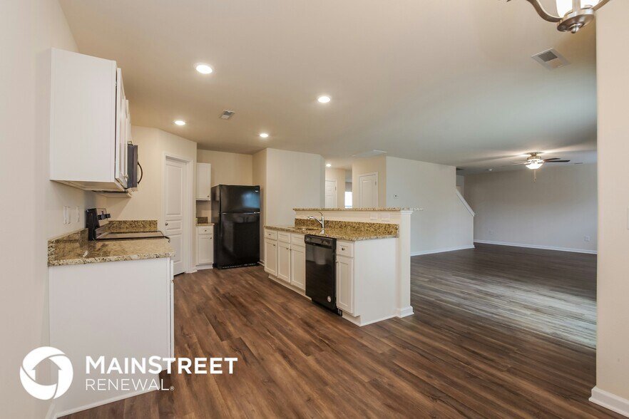 Building Photo - 160 Steamboat Ln