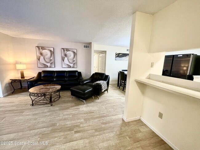 Building Photo - 225 S Tropical Trail