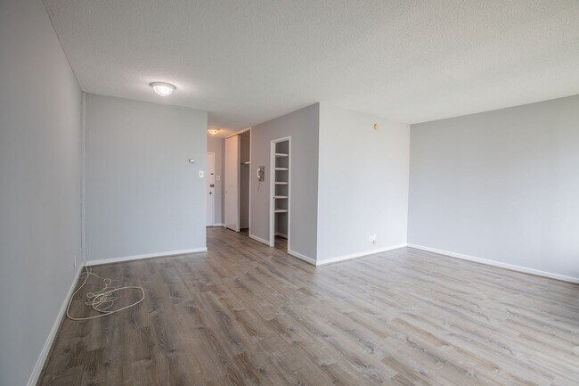 Building Photo - Charming Studio Condo in Southwest Waterfr...